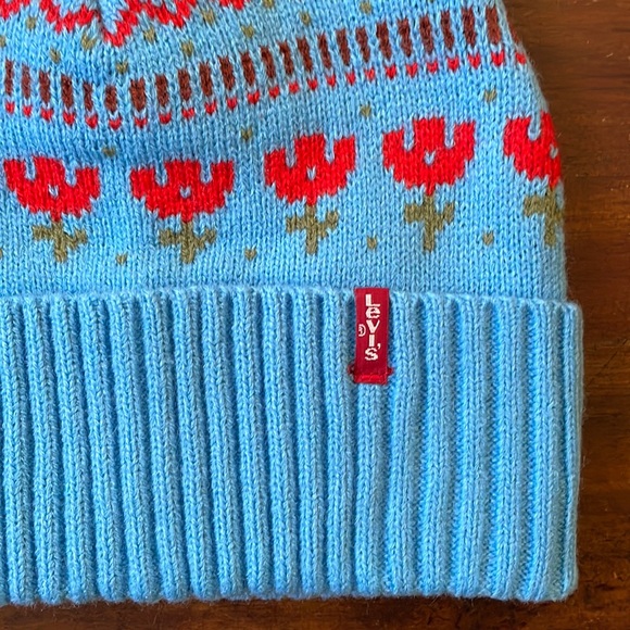 *NWT* Levi’s Fair Isle Graphic Knit Beanie, Blue/Red - Picture 5 of 8